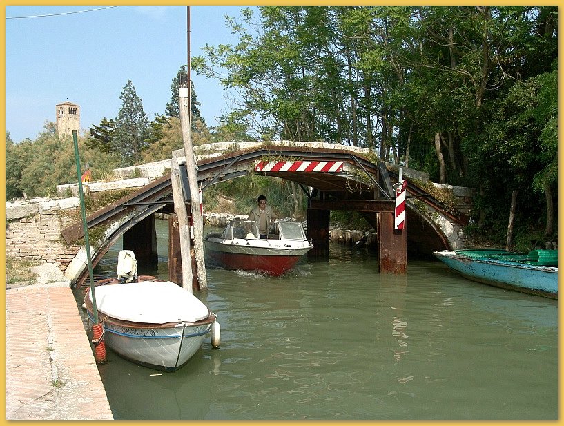 Make: SONY
Model: DSC-F828
DateTime: 28.06.2005 16:13:56
EXIFImageWidth: 800
ExifImageLength: 600
Flash: Flash did not fire - Compulsory flash suppression
ISOSpeedRatings: ISO 100
FocalLength: 10,1 mm